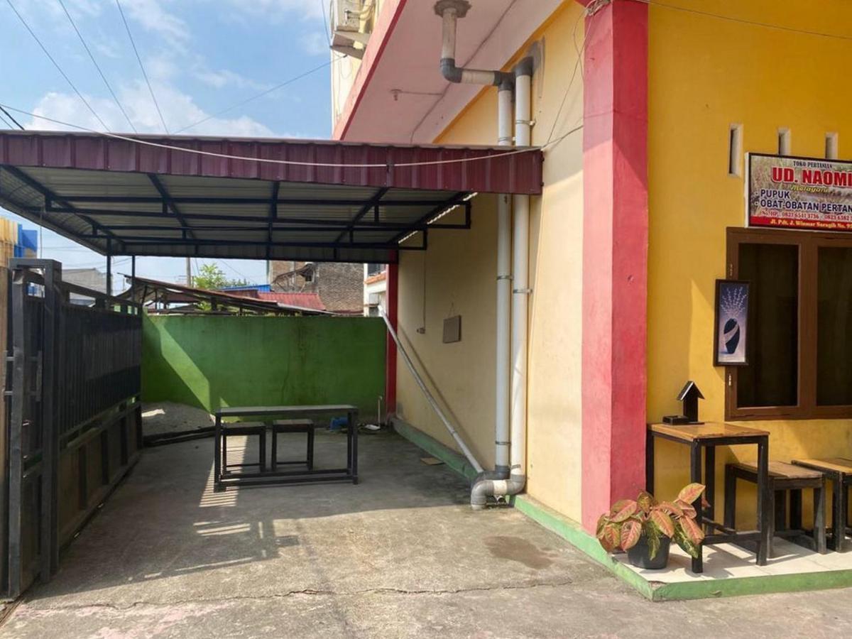 Penginapan Steady Mitra Reddoorz Pematangsiantar Exterior photo